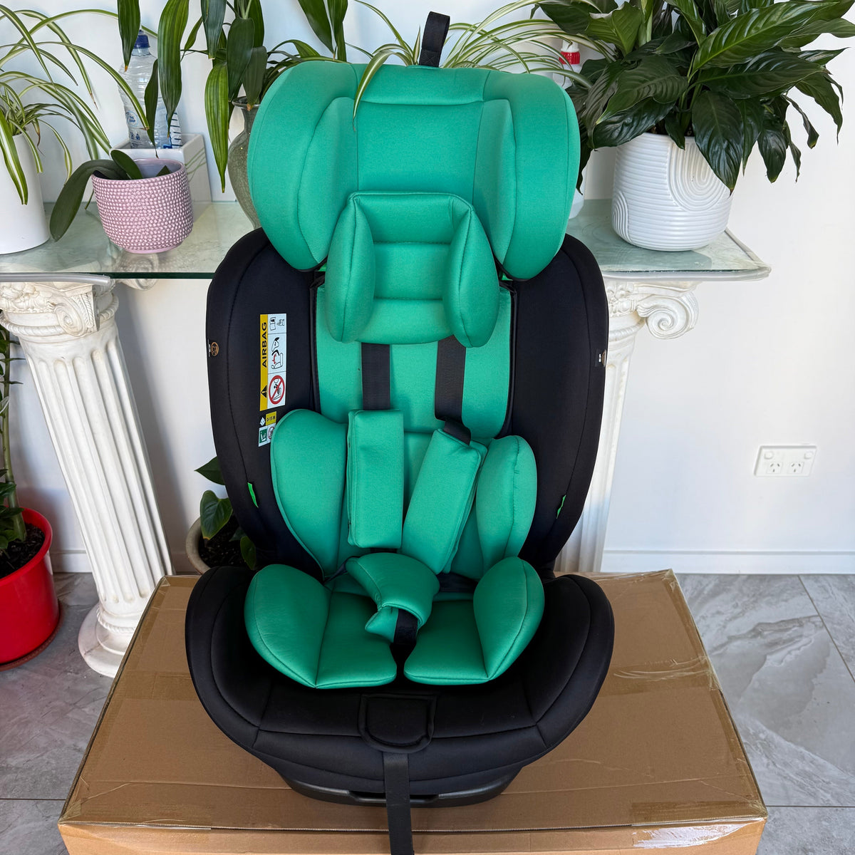 Arête Orbit 360° Rotational Car Seat — Green
