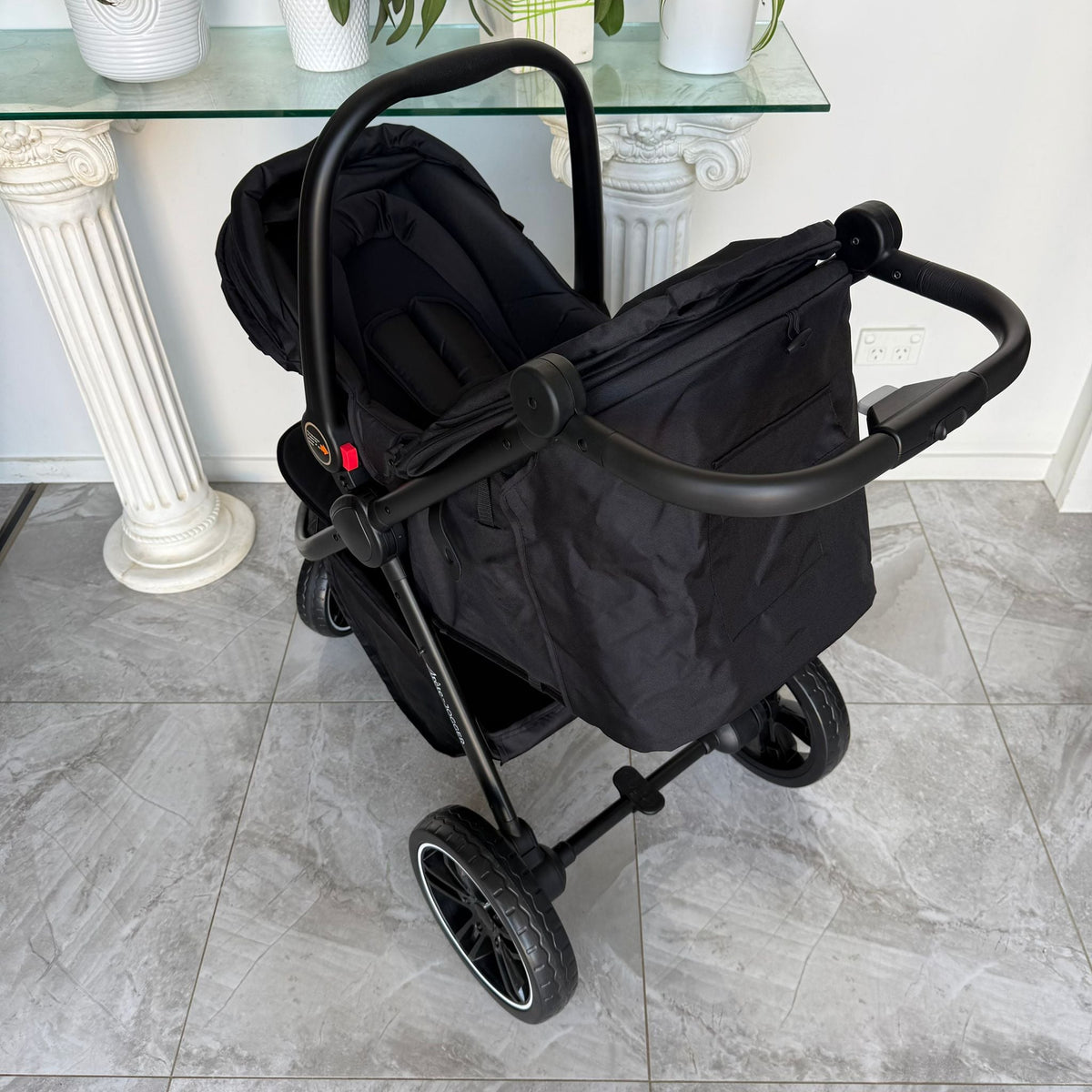 Arête Jogger Travel System with Capsule
