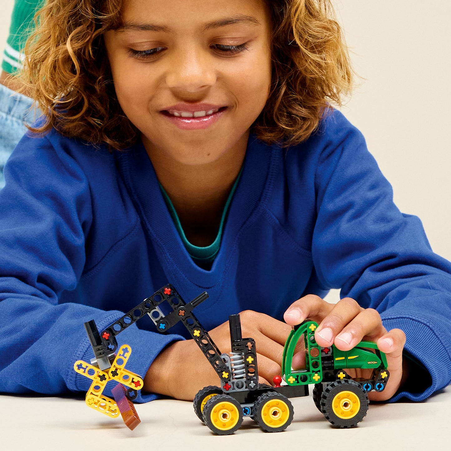 LEGO Technic: John Deere 1470H Wheeled Harvester (42218)