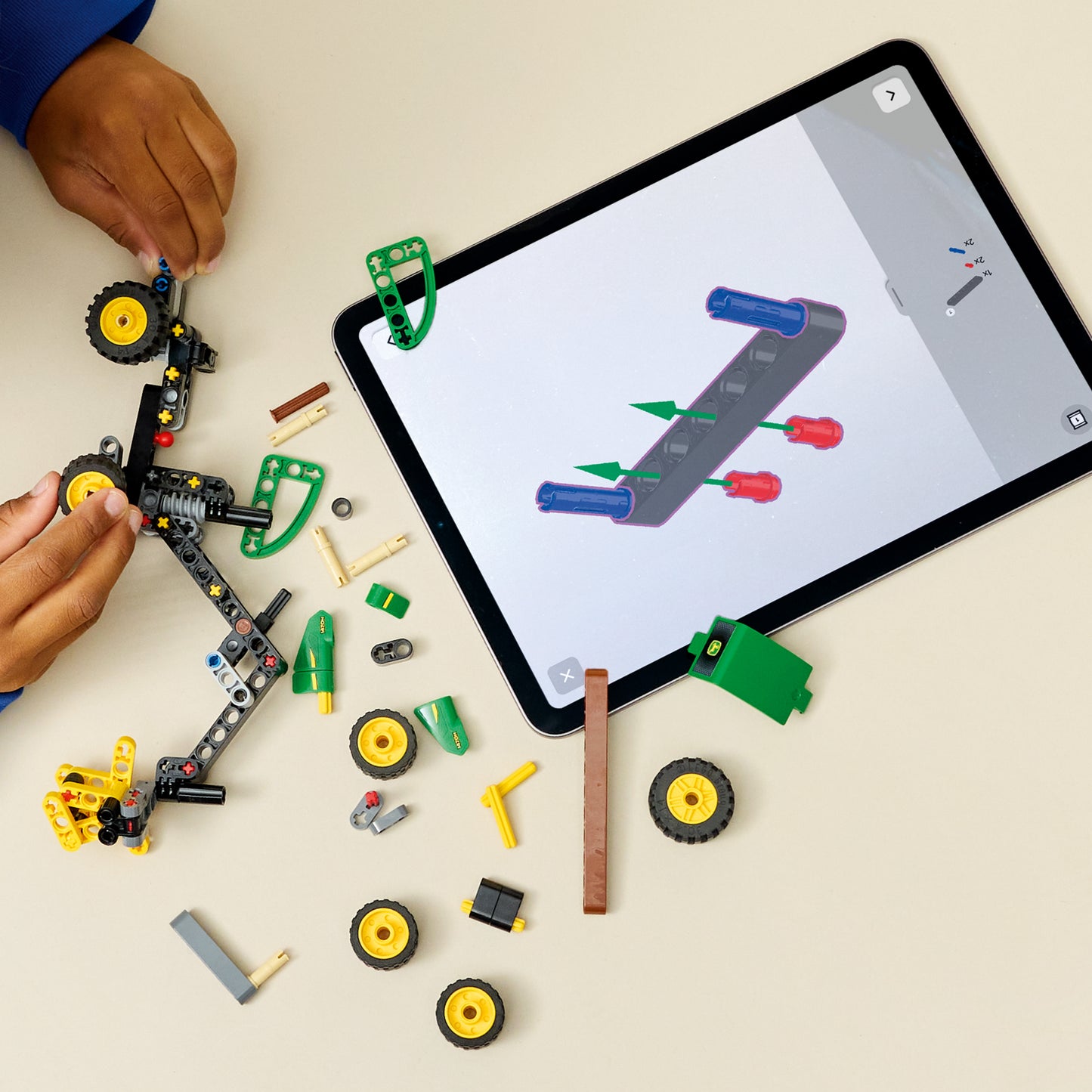 LEGO Technic: John Deere 1470H Wheeled Harvester (42218)