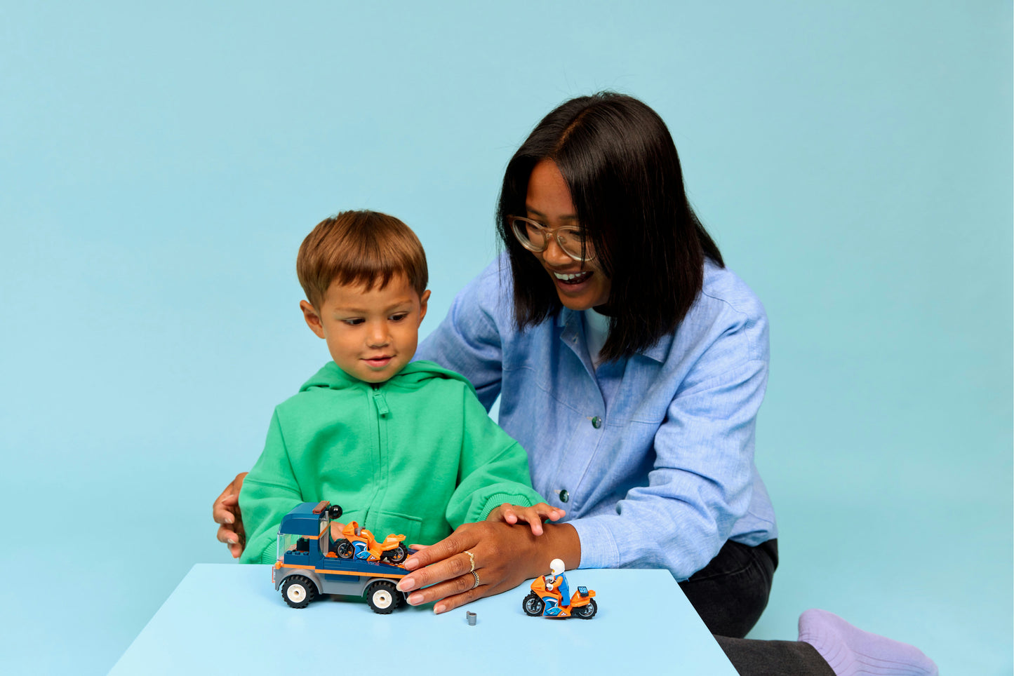 LEGO City: Motorcycle Transporter (60491)