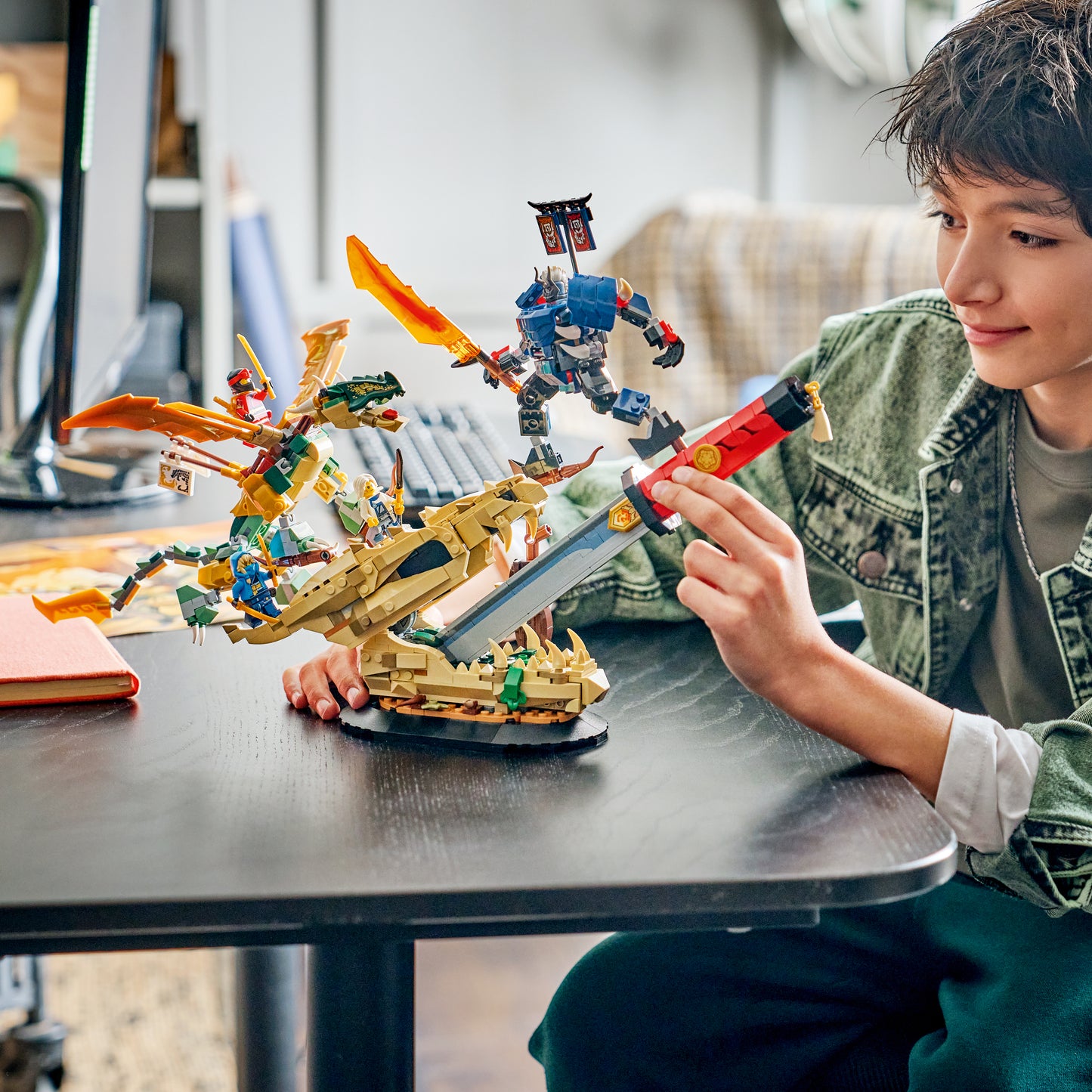 LEGO NINJAGO: Battle at the Dragons Blade (71871)