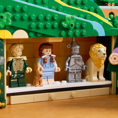 LEGO Wicked: Emerald City Wall Art (75685)