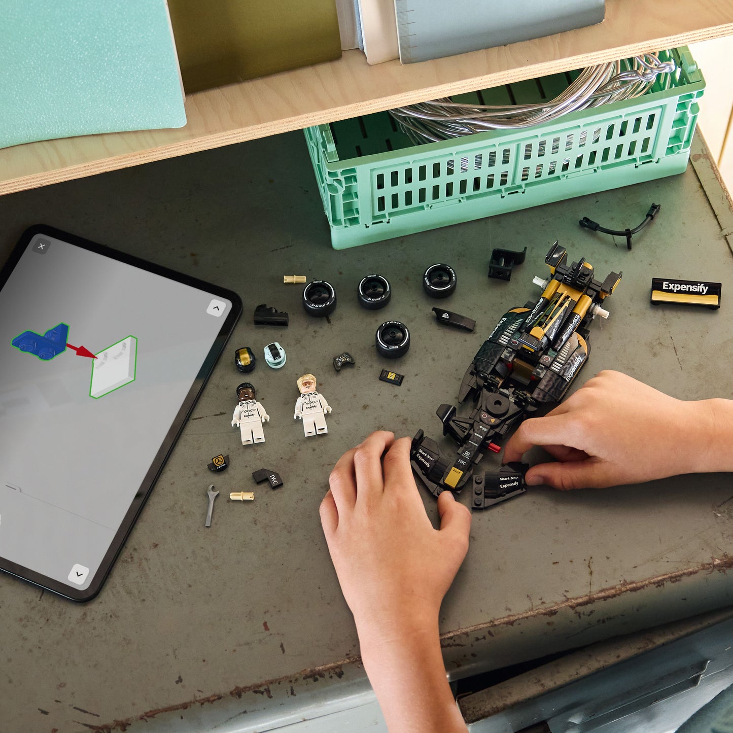 LEGO Speed Champions: APXGP Team Race Car from F1 The Movie (77252)