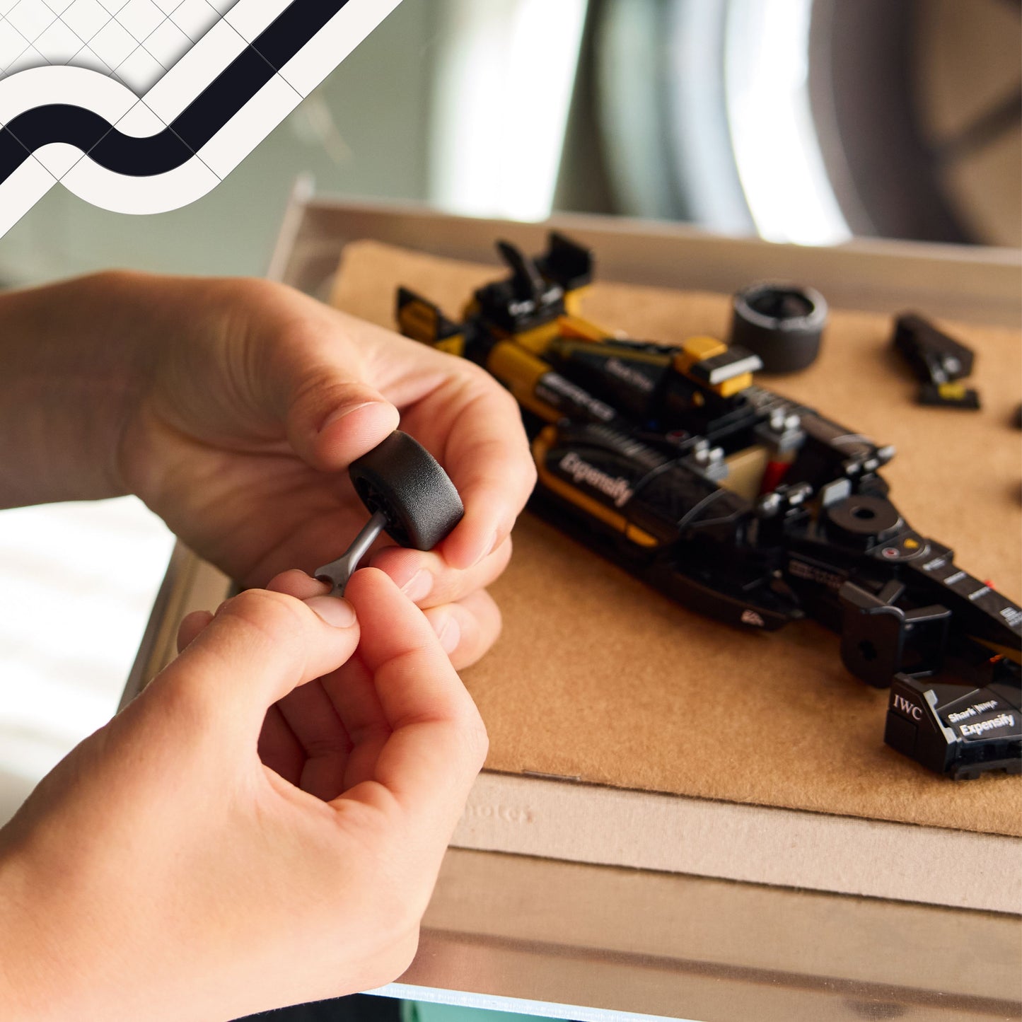 LEGO Speed Champions: APXGP Team Race Car from F1 The Movie (77252)