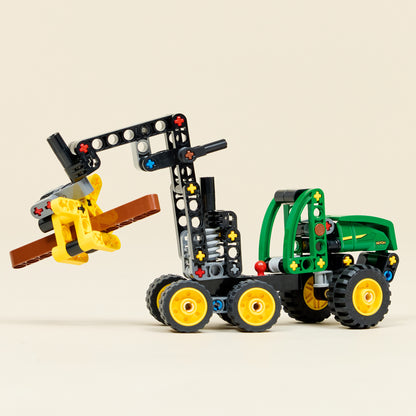 LEGO Technic: John Deere 1470H Wheeled Harvester (42218)