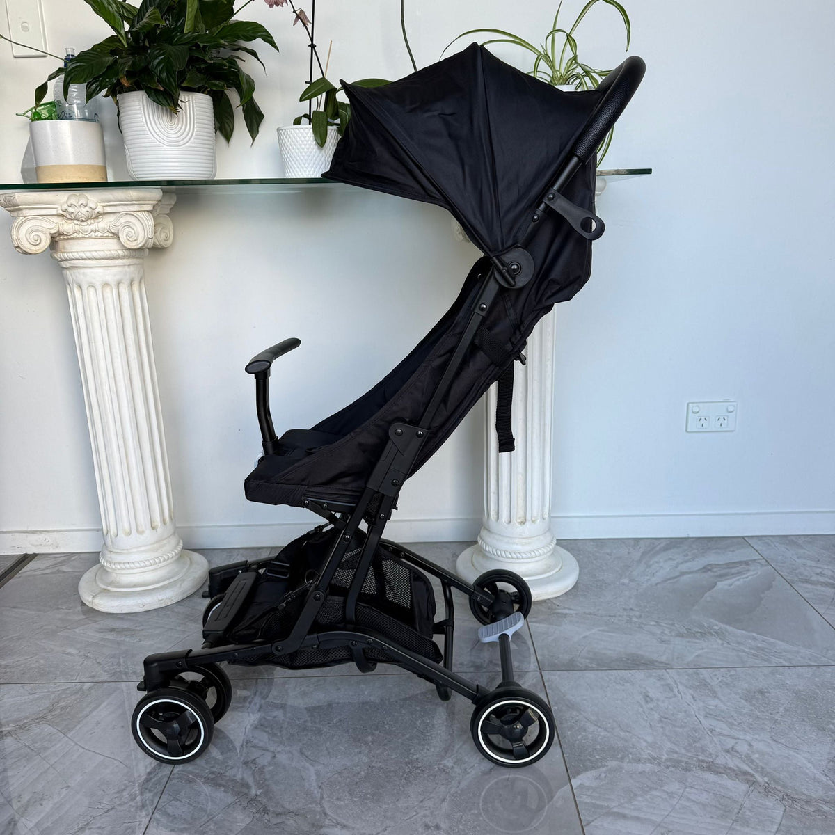 The Zephyr Airplane Cabin Stroller - Black