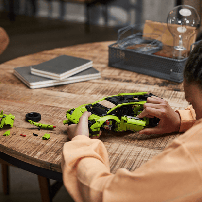 LEGO Technic: Lamborghini Huracan Tecnica (42161)