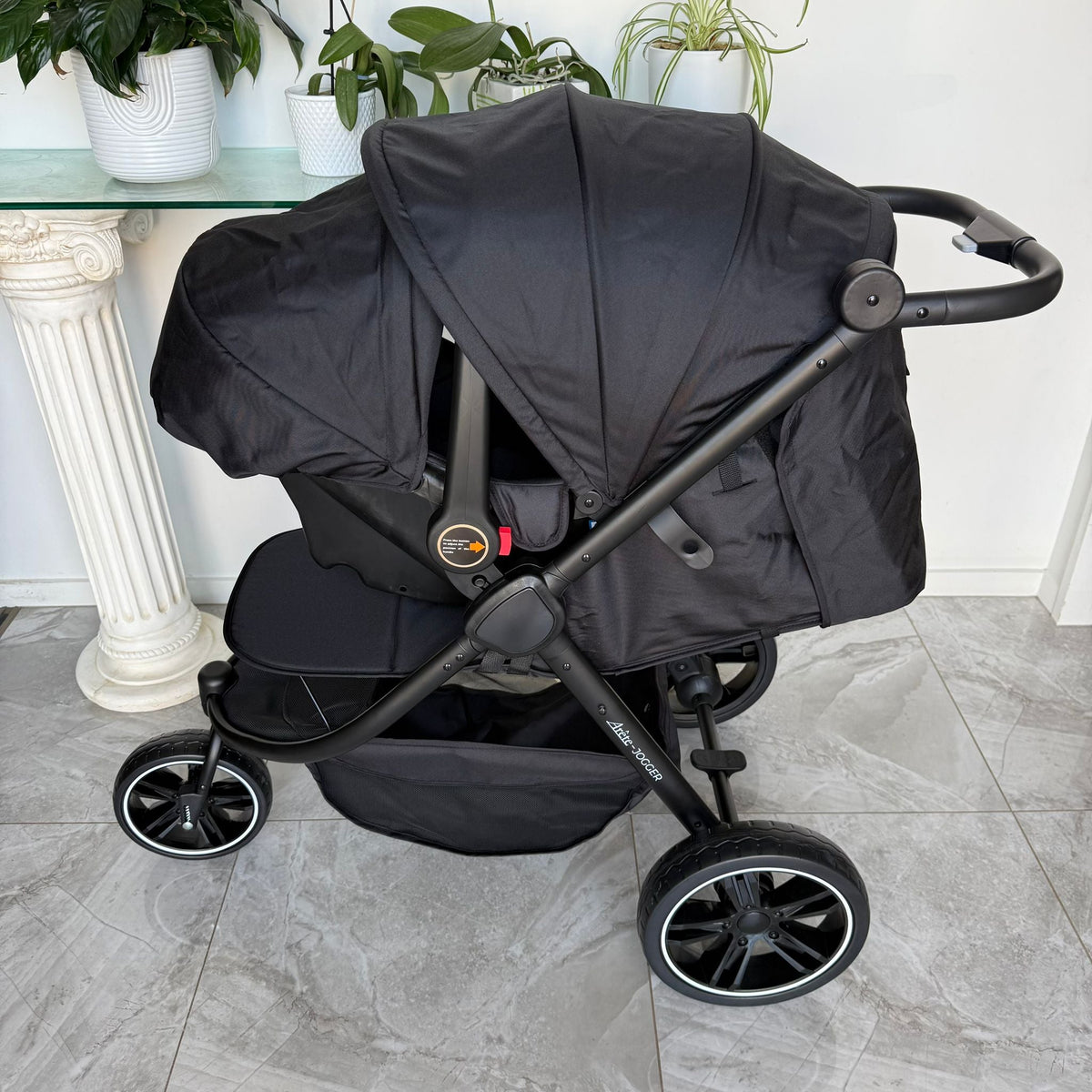 Arête Jogger Travel System with Capsule