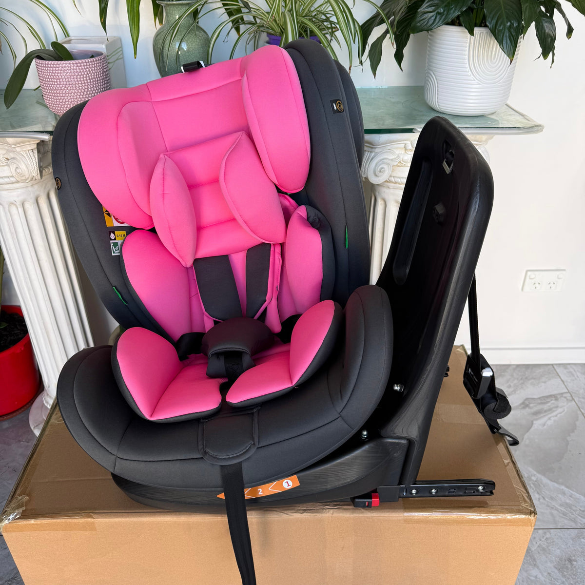 Arête Orbit 360° Rotational Car Seat — Pink