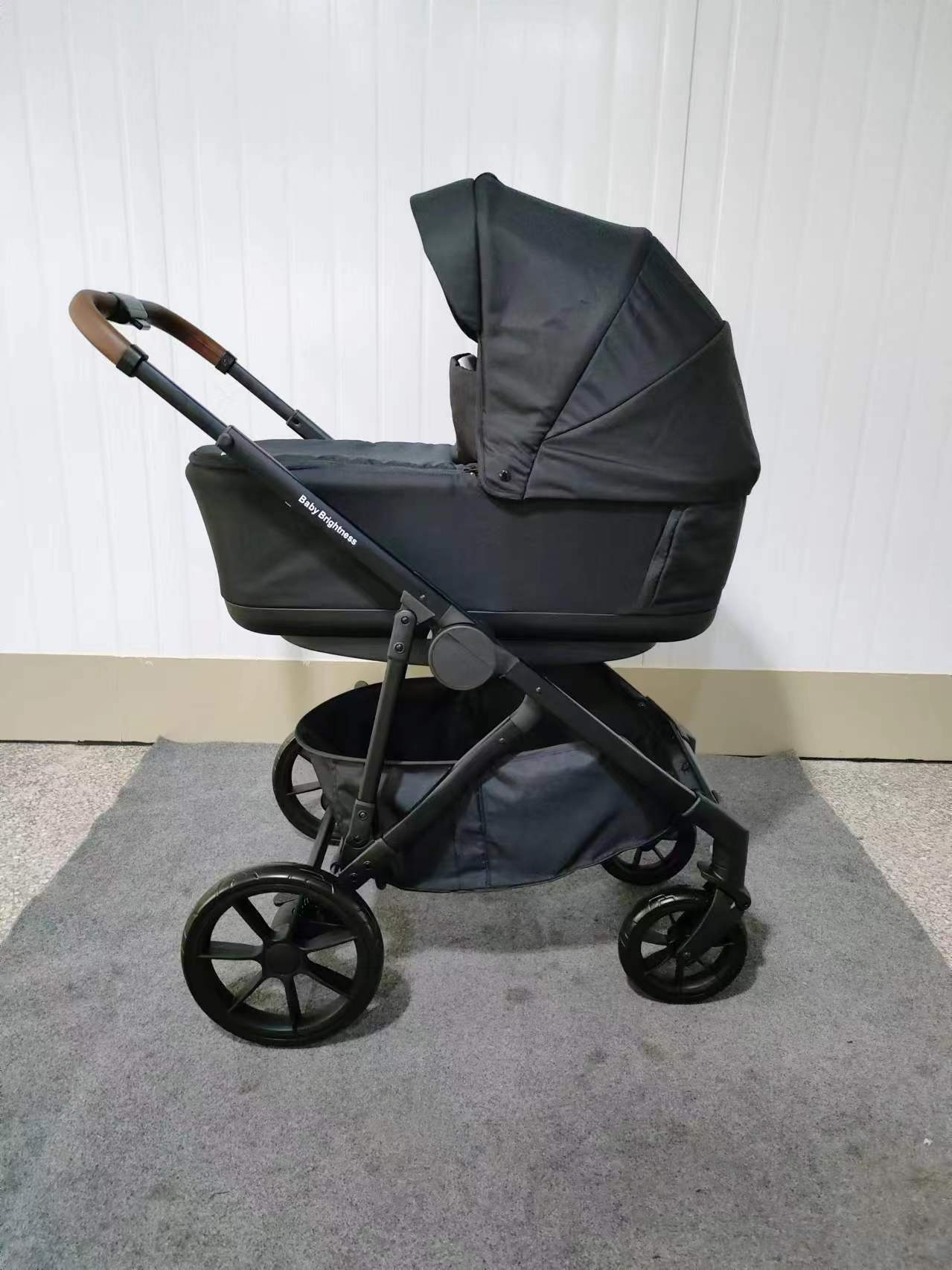 Baby Brightness Luxe Carrycot Black