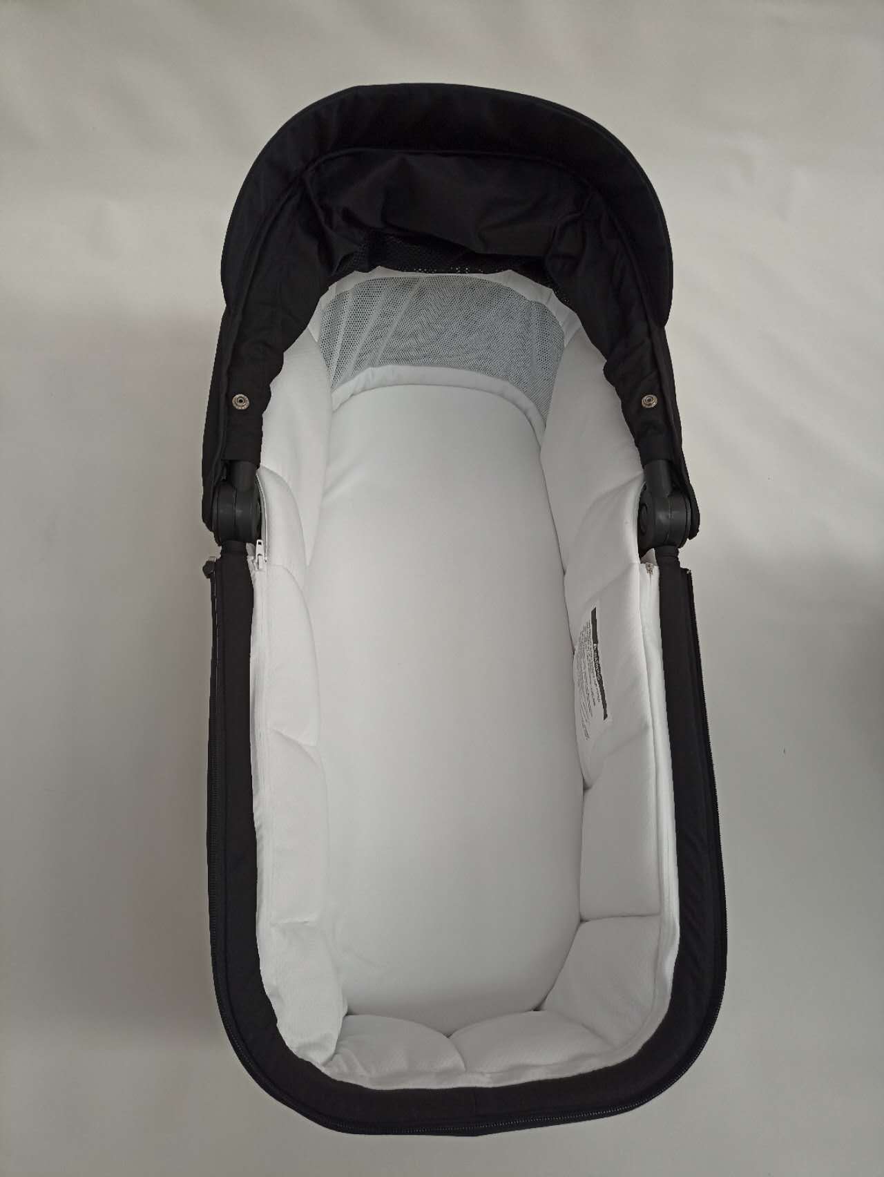 Baby Brightness Luxe Carrycot Black