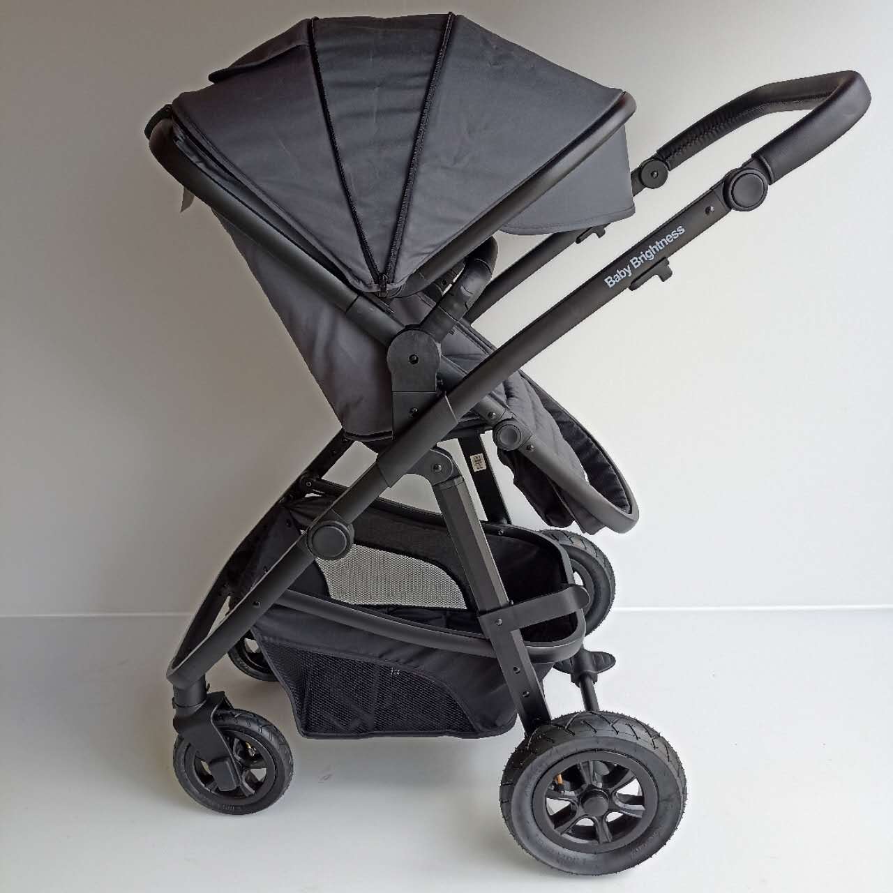 Newborn Pram – Palms 2+ Stroller with Carrycot and Car Seat (Black)