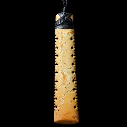 Knotched Pounamu Hei Toki, handcrafted pendant