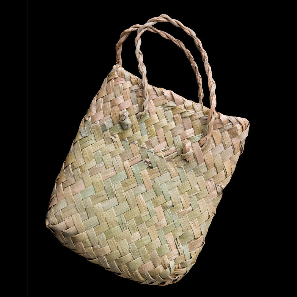 Large knothched Matau, hand carved deer antler pendant by Anthony Bray-Heta