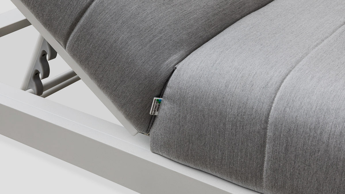 Piha Lounger White
