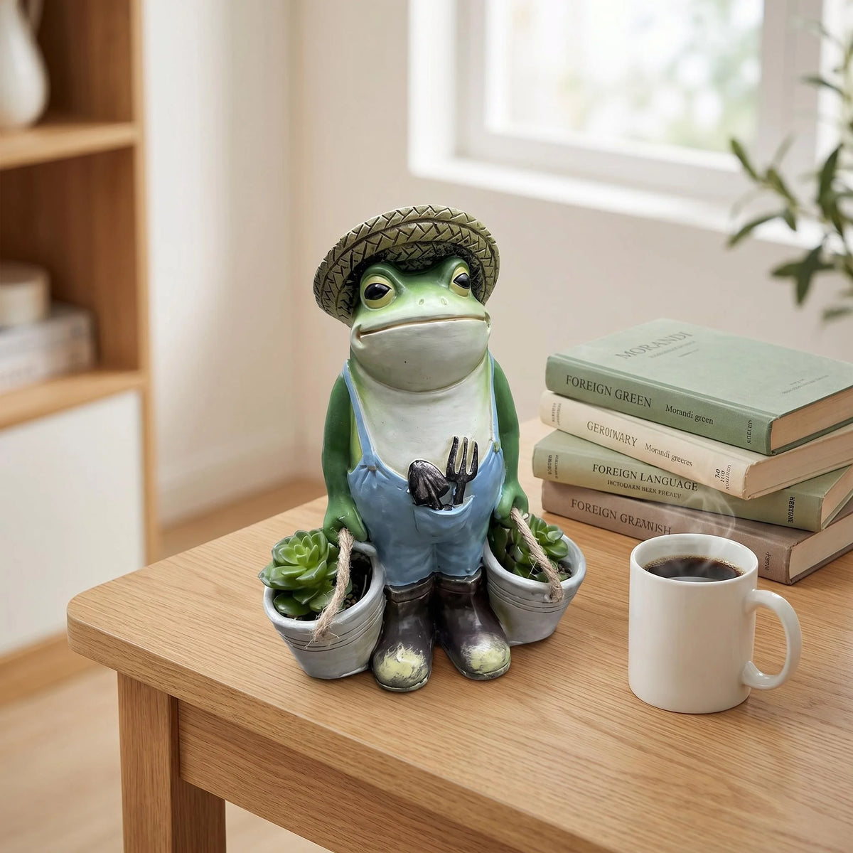 Frog Gardener Planter Statue – Straw Hat Garden & Courtyard Ornament