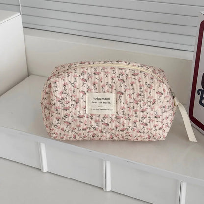 Vintage Floral Quilted Cosmetic Bag – Travel Makeup & Toiletry Organiser