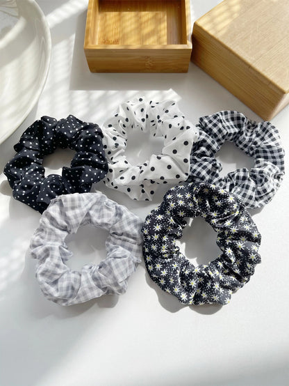 5-Piece Polka Dot Scrunchie Set – Elegant Hair Ties for Everyday Styling