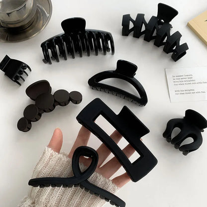 Elegant Geometric Hair Claw Clip – Black Toothed Hair Clip for Long Hair
