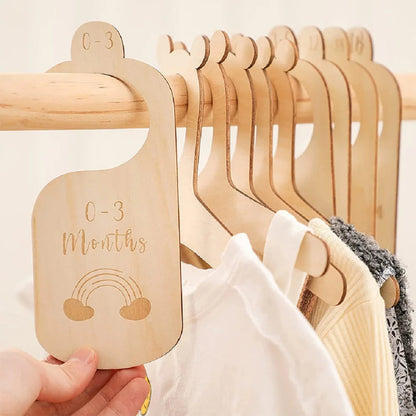 Newborn Monthly Milestone Cards – Wooden Baby Photo Props