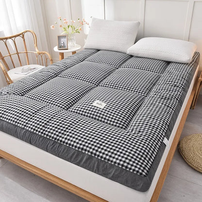 Foldable Japanese-Style Futon Mattress – 10cm Portable Floor & Guest Bed