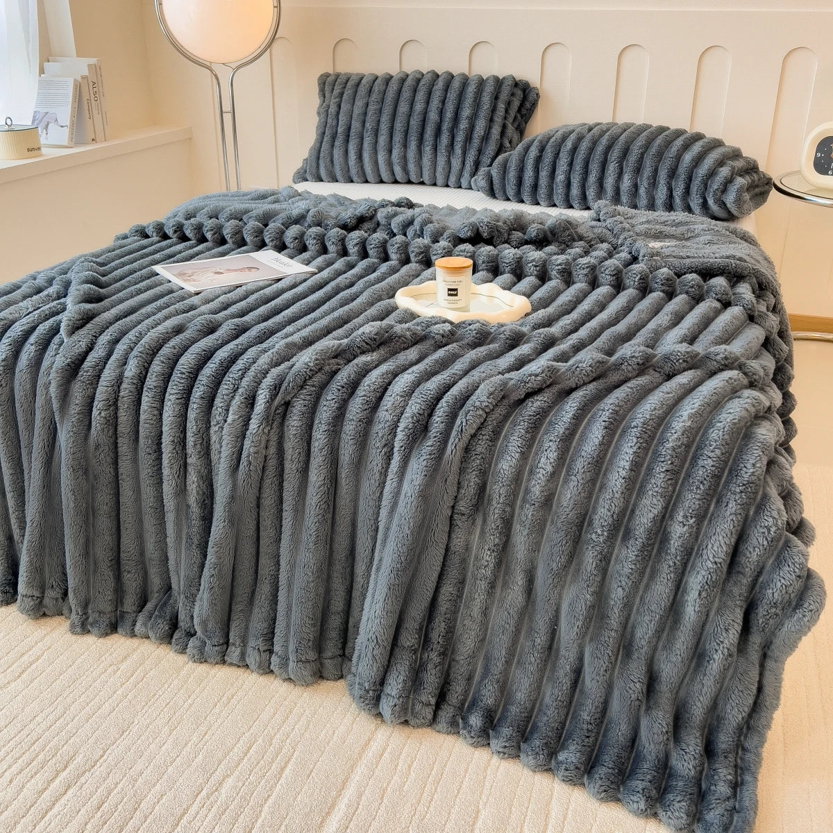 Thickened Wide-Stripe Throw Blanket – Multi-Purpose Bed, Sofa & Pet Blanket