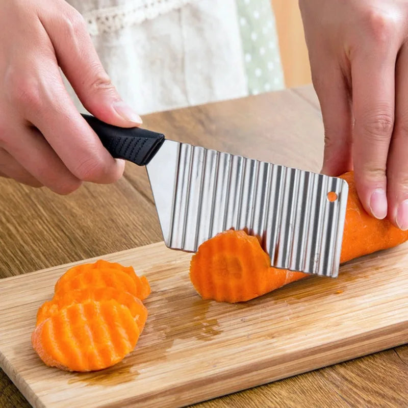 Stainless Steel Crinkle Cutter – Wavy Vegetable, Fruit & French Fry Slicer