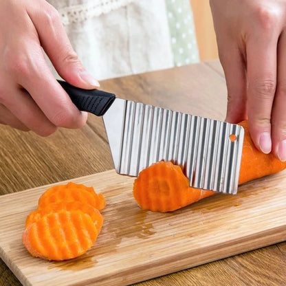 Stainless Steel Crinkle Cutter – Wavy Vegetable, Fruit & French Fry Slicer