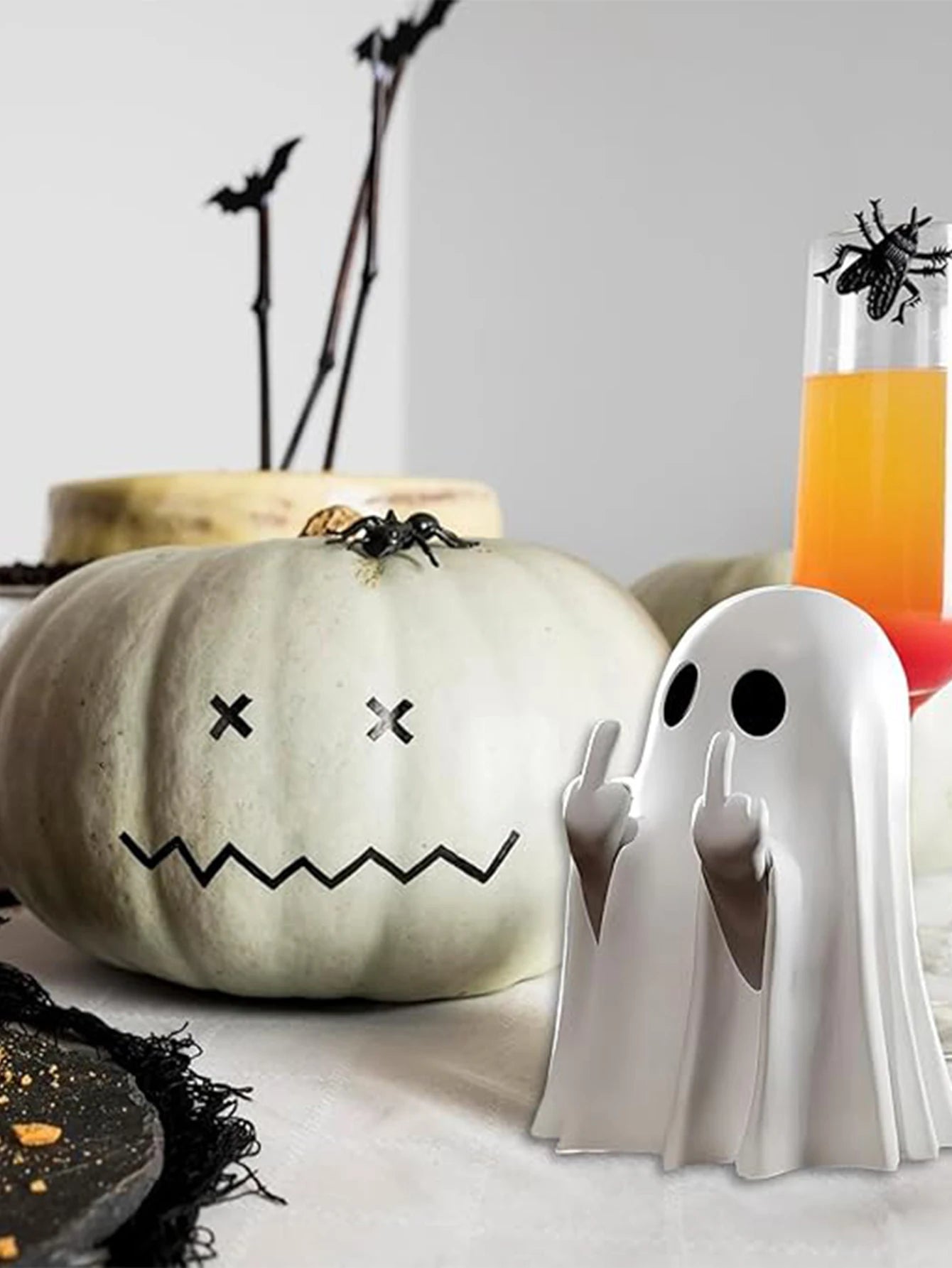 Ghost Statue – Funny Halloween Decoration (7.5cm)
