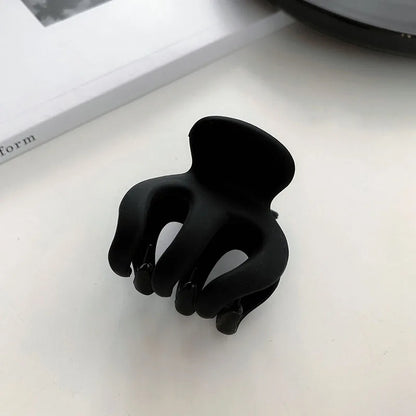 Elegant Geometric Hair Claw Clip – Black Toothed Hair Clip for Long Hair