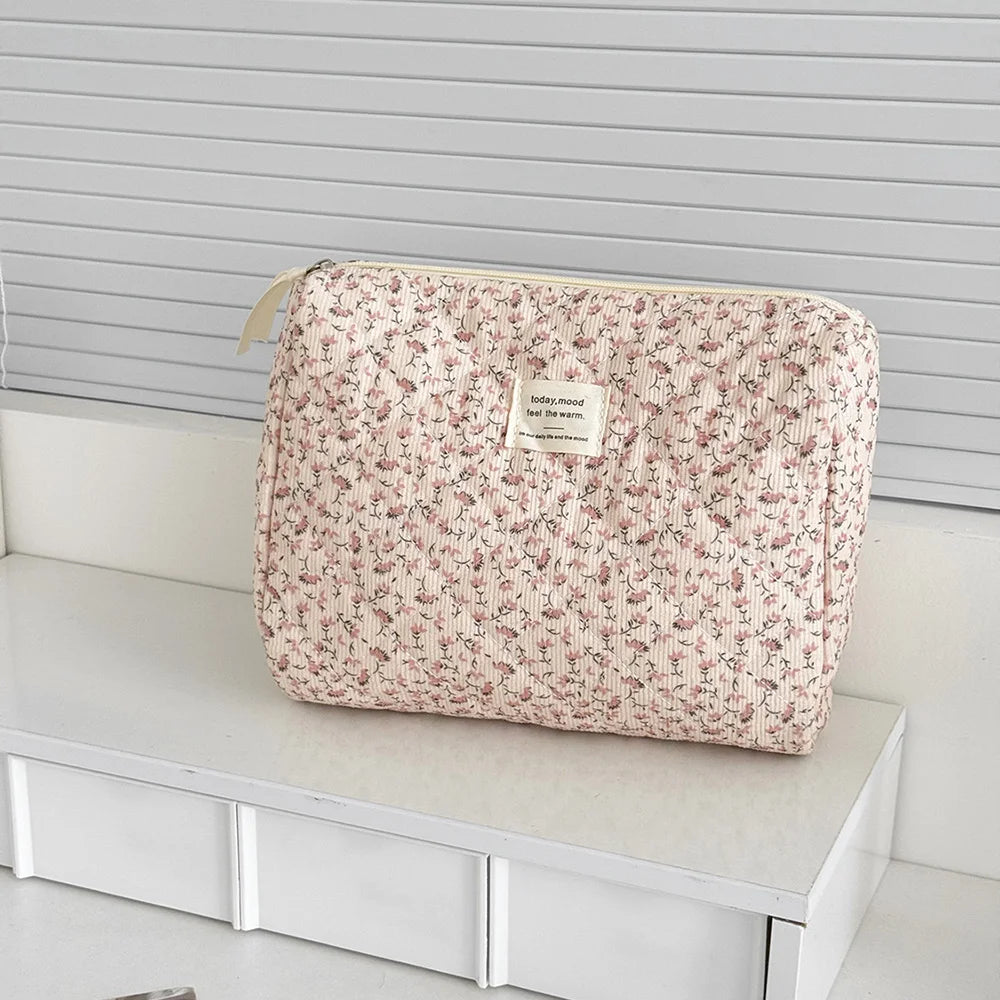 Vintage Floral Quilted Cosmetic Bag – Travel Makeup & Toiletry Organiser