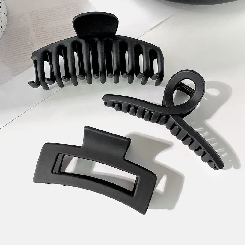 Elegant Geometric Hair Claw Clip – Black Toothed Hair Clip for Long Hair