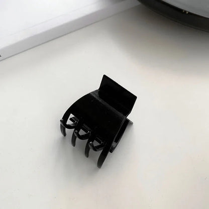 Elegant Geometric Hair Claw Clip – Black Toothed Hair Clip for Long Hair