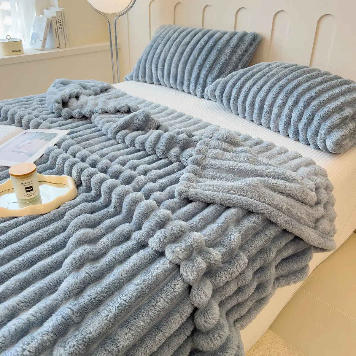 Thickened Wide-Stripe Throw Blanket – Multi-Purpose Bed, Sofa & Pet Blanket