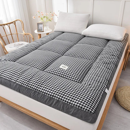 Foldable Japanese-Style Futon Mattress – 10cm Portable Floor & Guest Bed