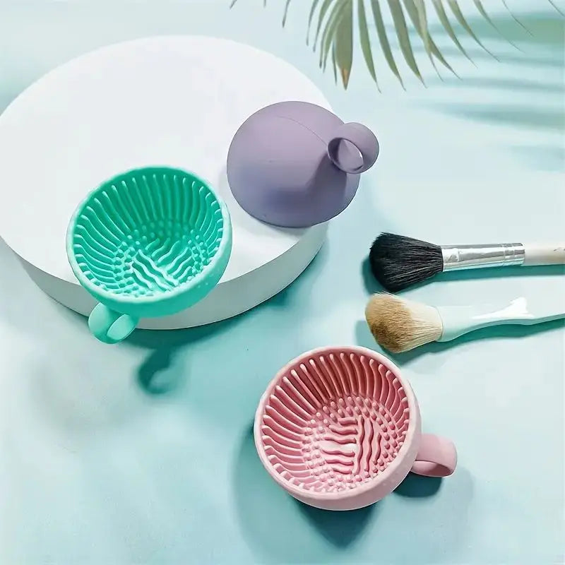 QuickClean Silicone Makeup Brush Cleaner Bowl – Deep Cleaning Scrubber for Makeup Brushes