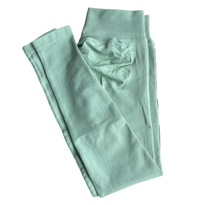 Women’s Seamless Yoga Leggings (different colours and sizes available)