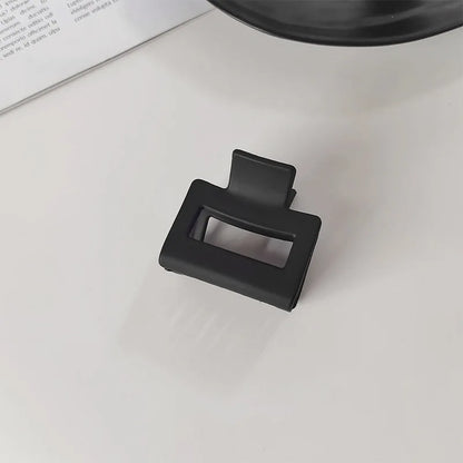 Elegant Geometric Hair Claw Clip – Black Toothed Hair Clip for Long Hair