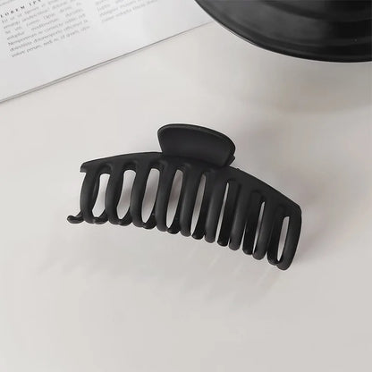 Elegant Geometric Hair Claw Clip – Black Toothed Hair Clip for Long Hair
