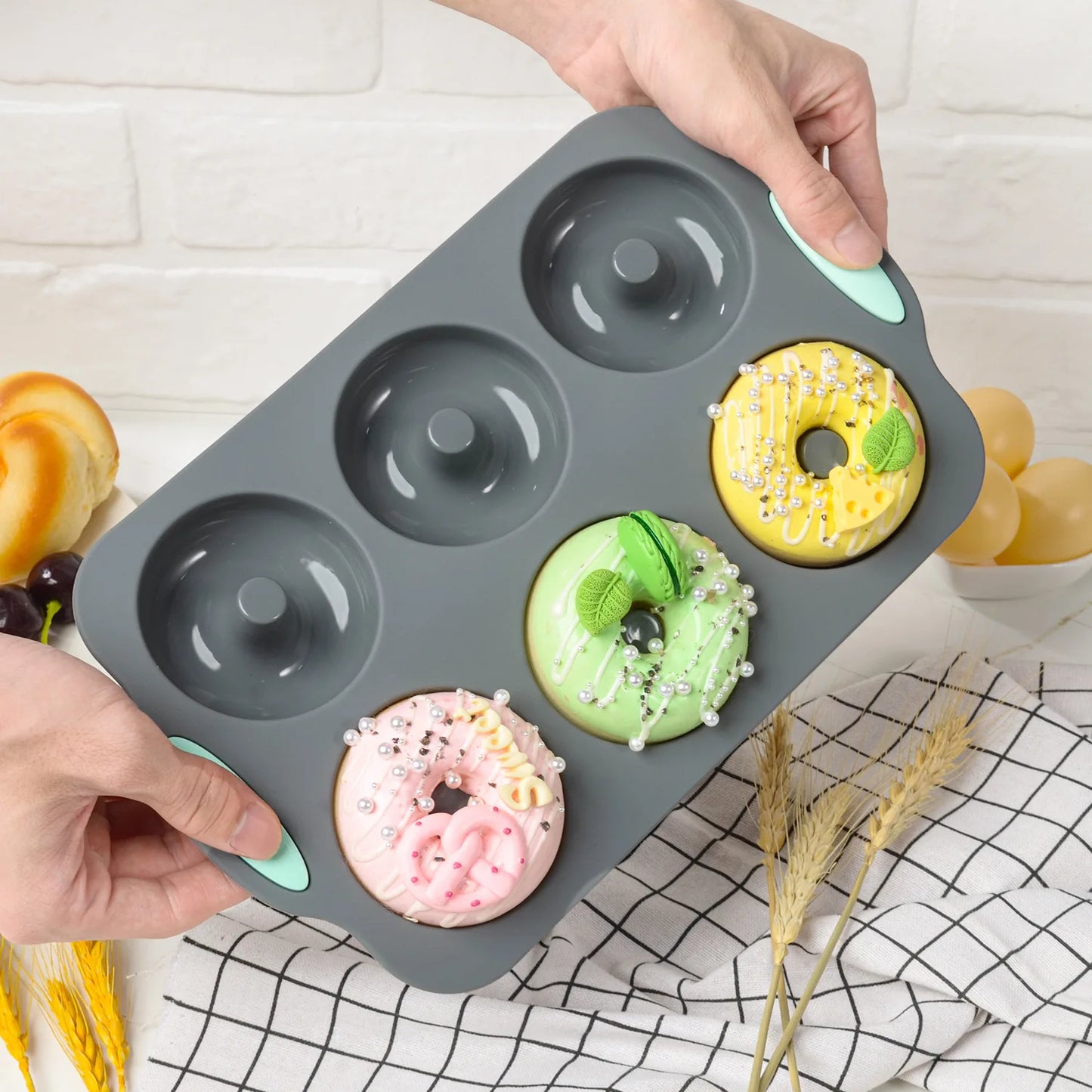 6-Cavity Silicone Donut Baking Pan – Non-Stick Doughnut, Muffin & Dessert Mould