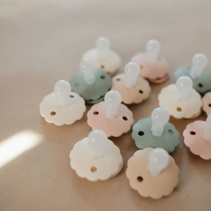 Frigg - Silicone Daisy Pacifier Twin Pack