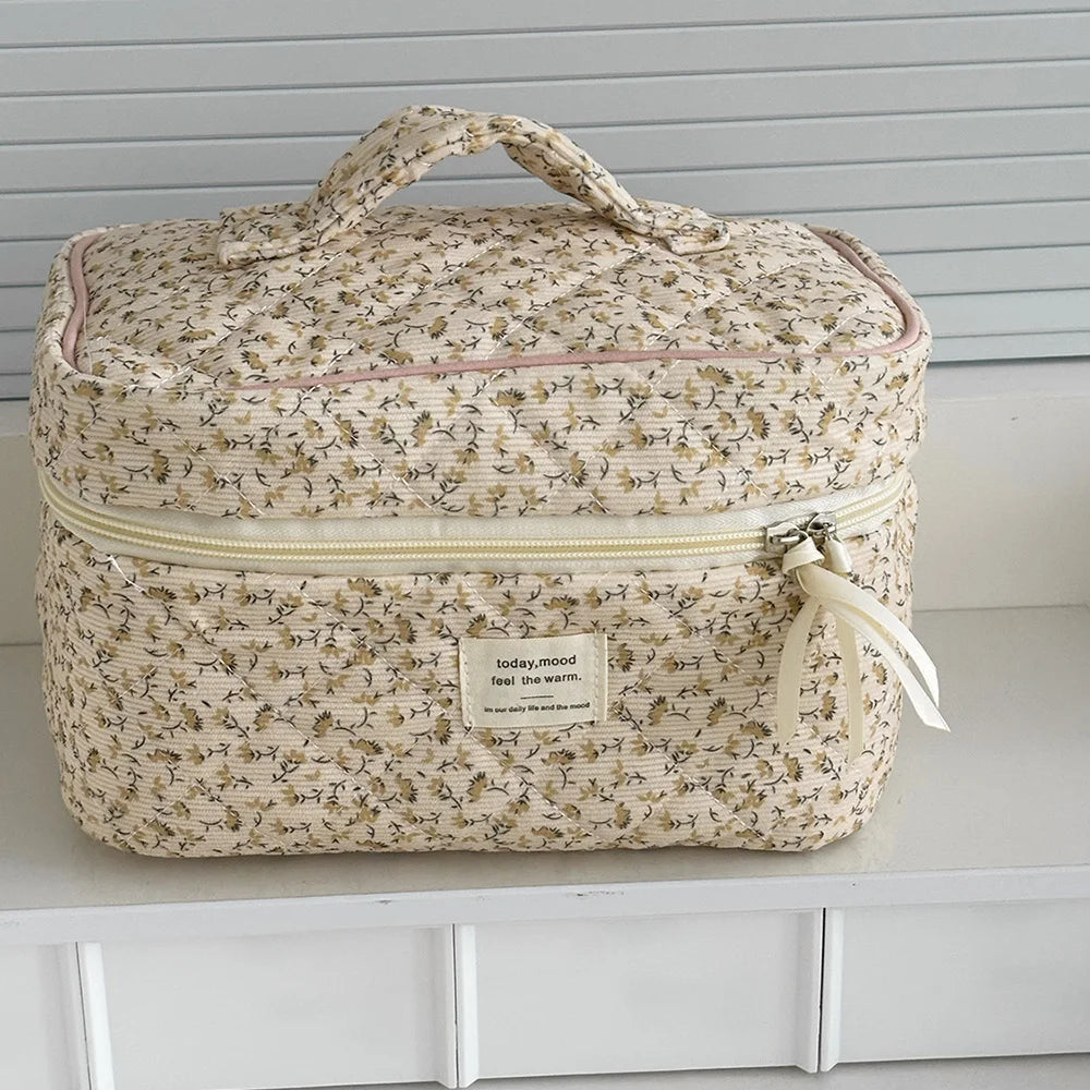 Vintage Floral Quilted Cosmetic Bag – Travel Makeup & Toiletry Organiser