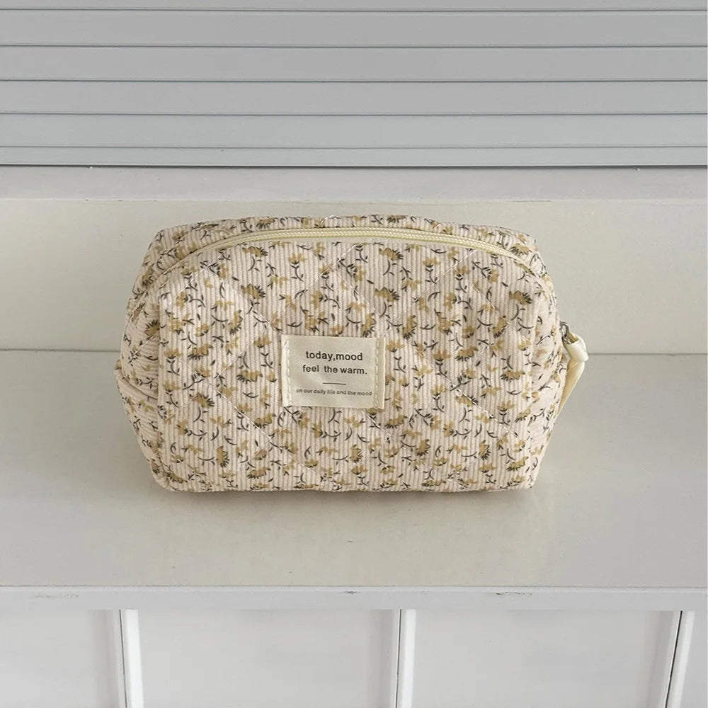 Vintage Floral Quilted Cosmetic Bag – Travel Makeup & Toiletry Organiser