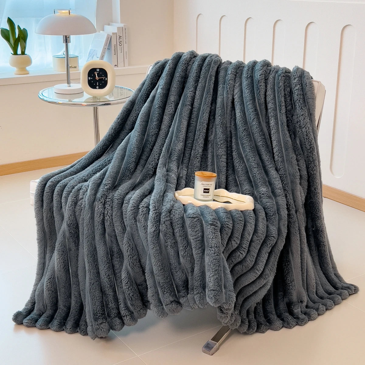 Thickened Wide-Stripe Throw Blanket – Multi-Purpose Bed, Sofa & Pet Blanket