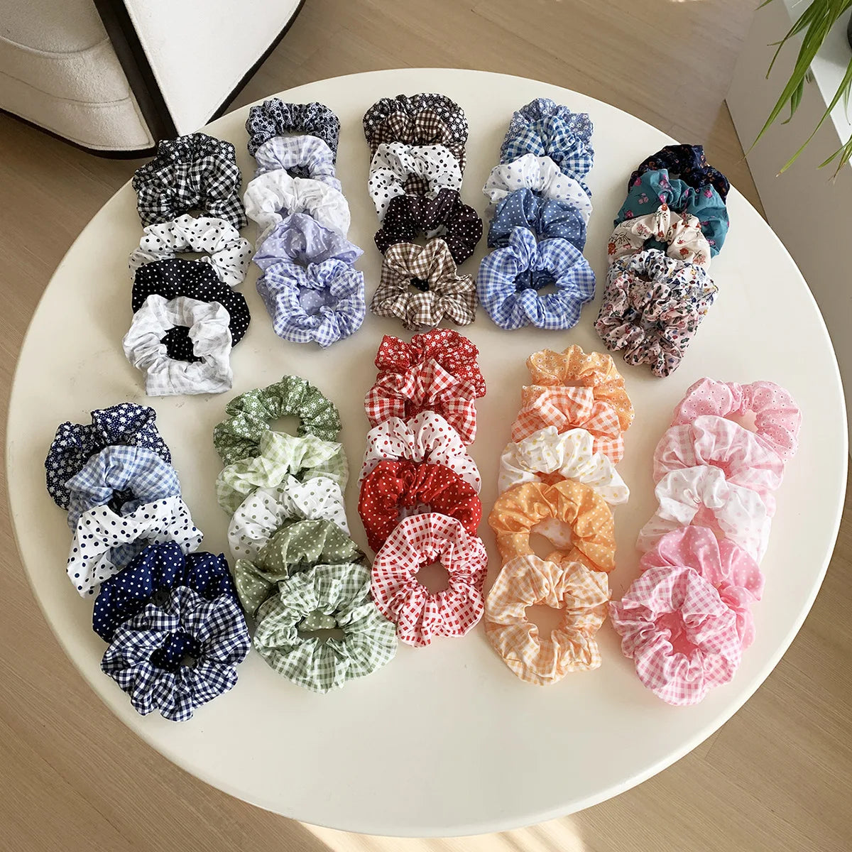 5-Piece Polka Dot Scrunchie Set – Elegant Hair Ties for Everyday Styling