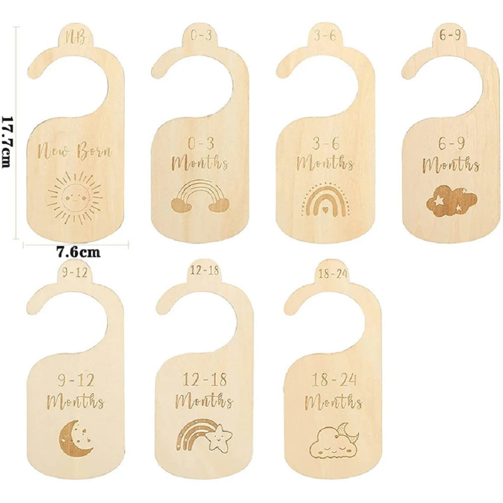 Newborn Monthly Milestone Cards – Wooden Baby Photo Props