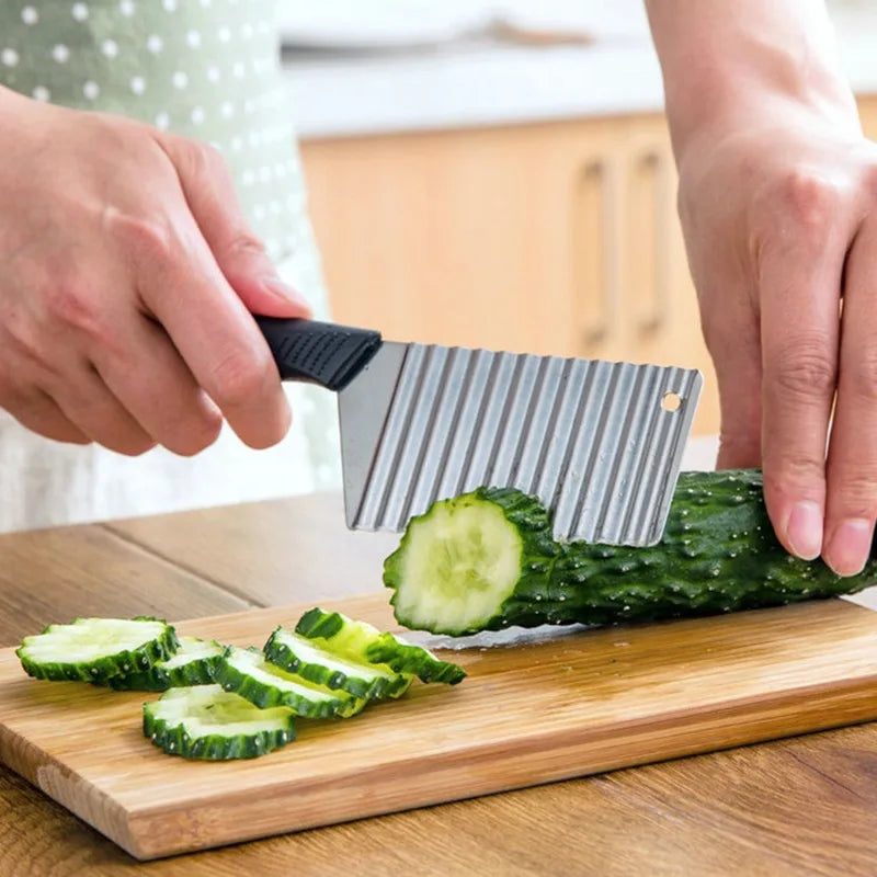 Stainless Steel Crinkle Cutter – Wavy Vegetable, Fruit & French Fry Slicer