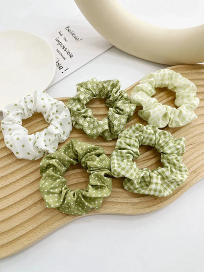 5-Piece Polka Dot Scrunchie Set – Elegant Hair Ties for Everyday Styling