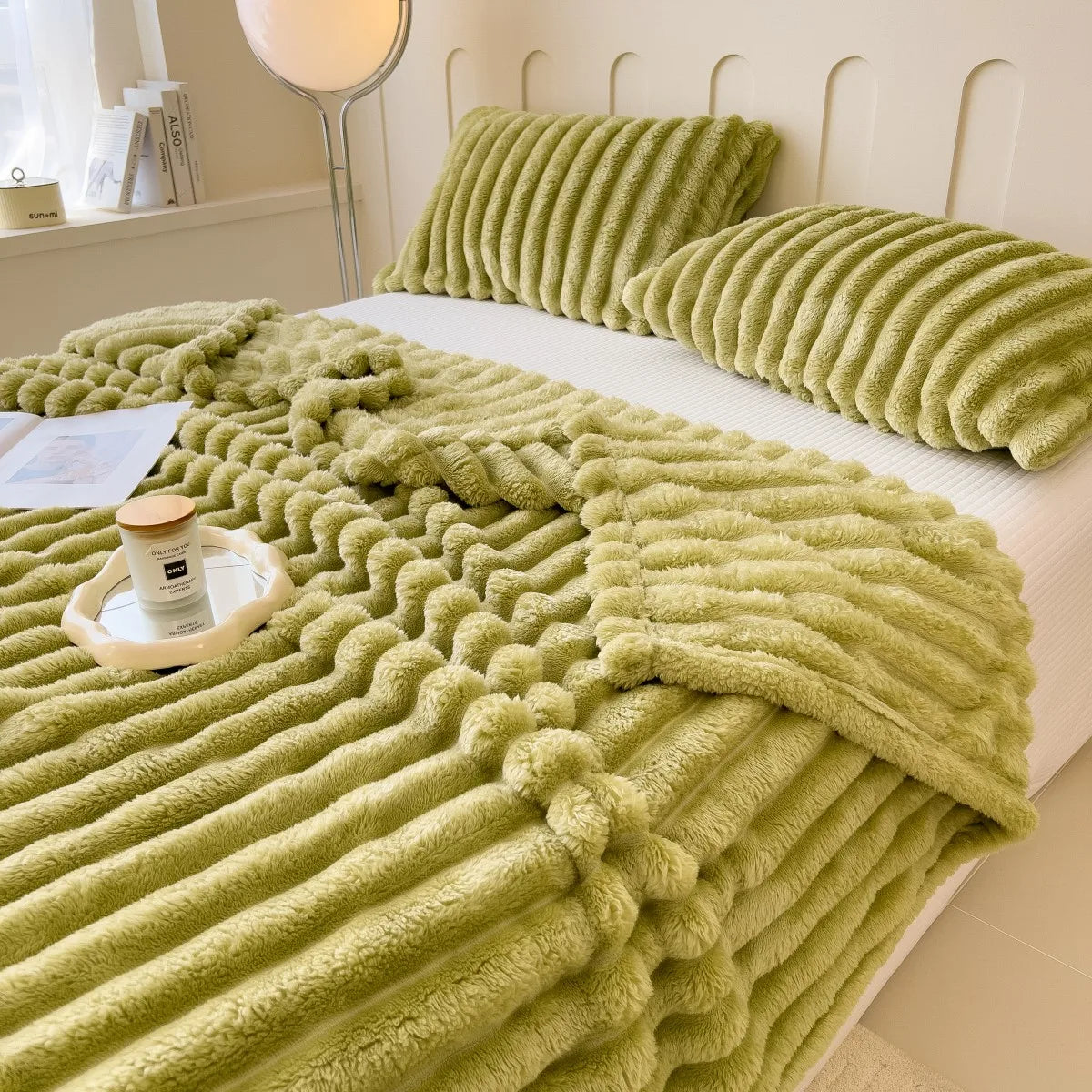 Thickened Wide-Stripe Throw Blanket – Multi-Purpose Bed, Sofa & Pet Blanket